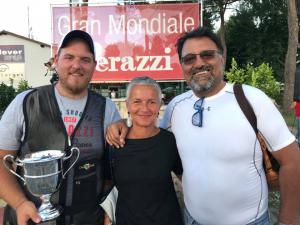 Roberto Scalzone, con la moglie Antonella e il figlio Angelo